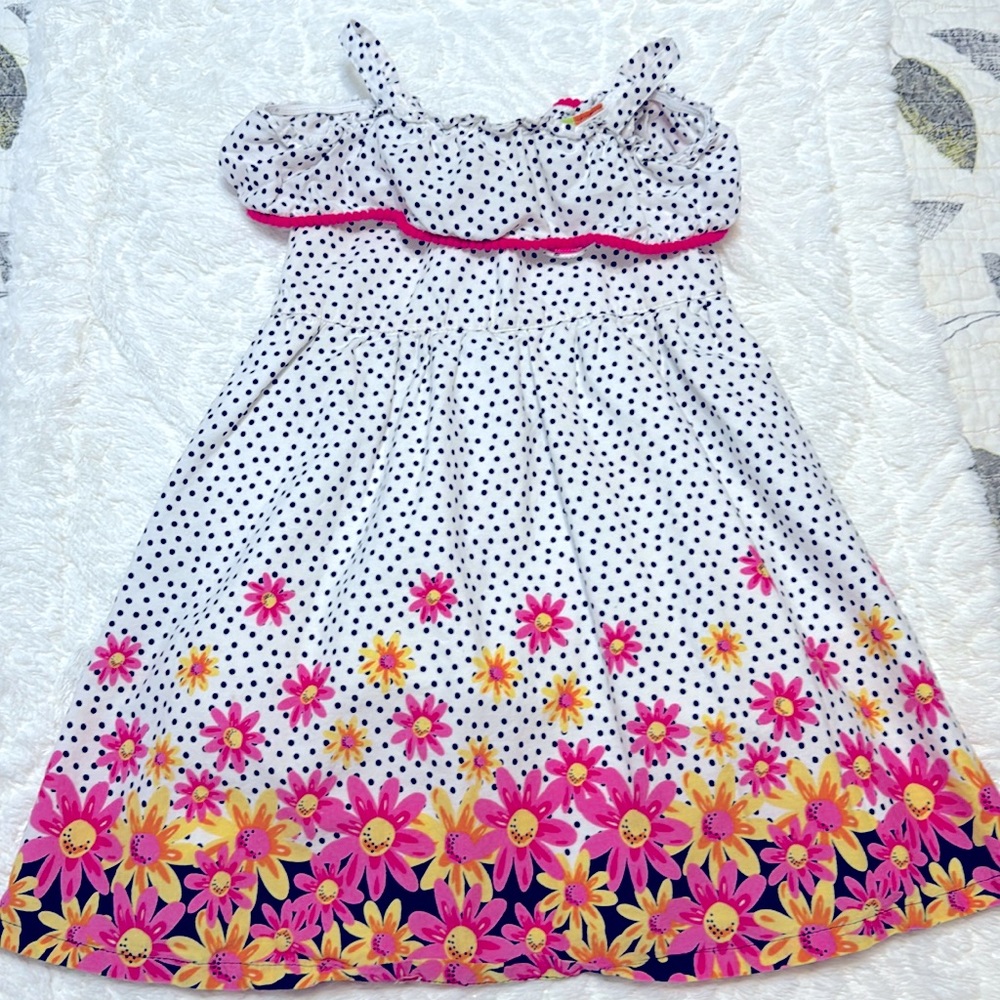 PENELOPE- Dress white and black polka dots!!